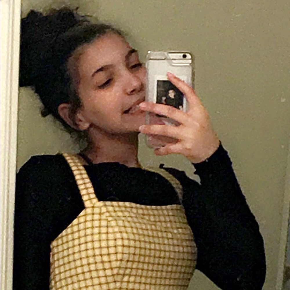 Meet your Posher, Ella